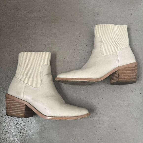 Dolce Vita Opry Boots - Picture 5 of 9